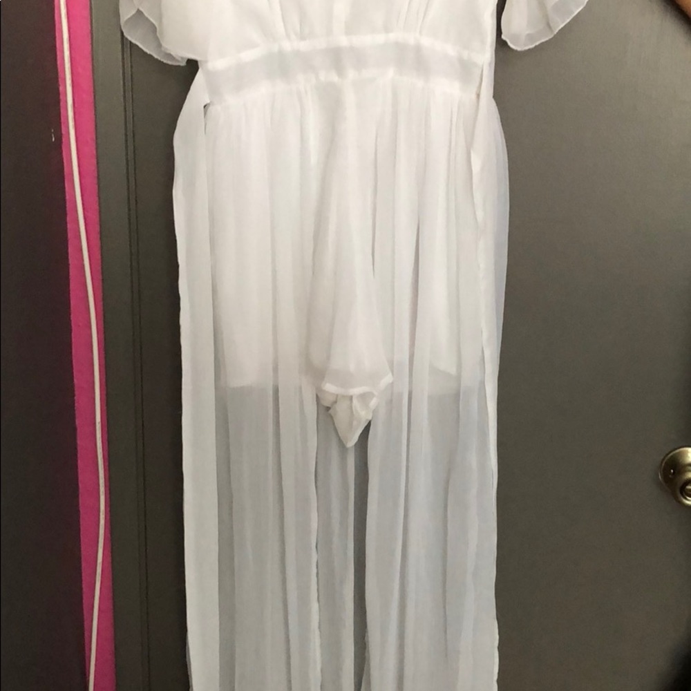 White romper - Picture 2 of 8